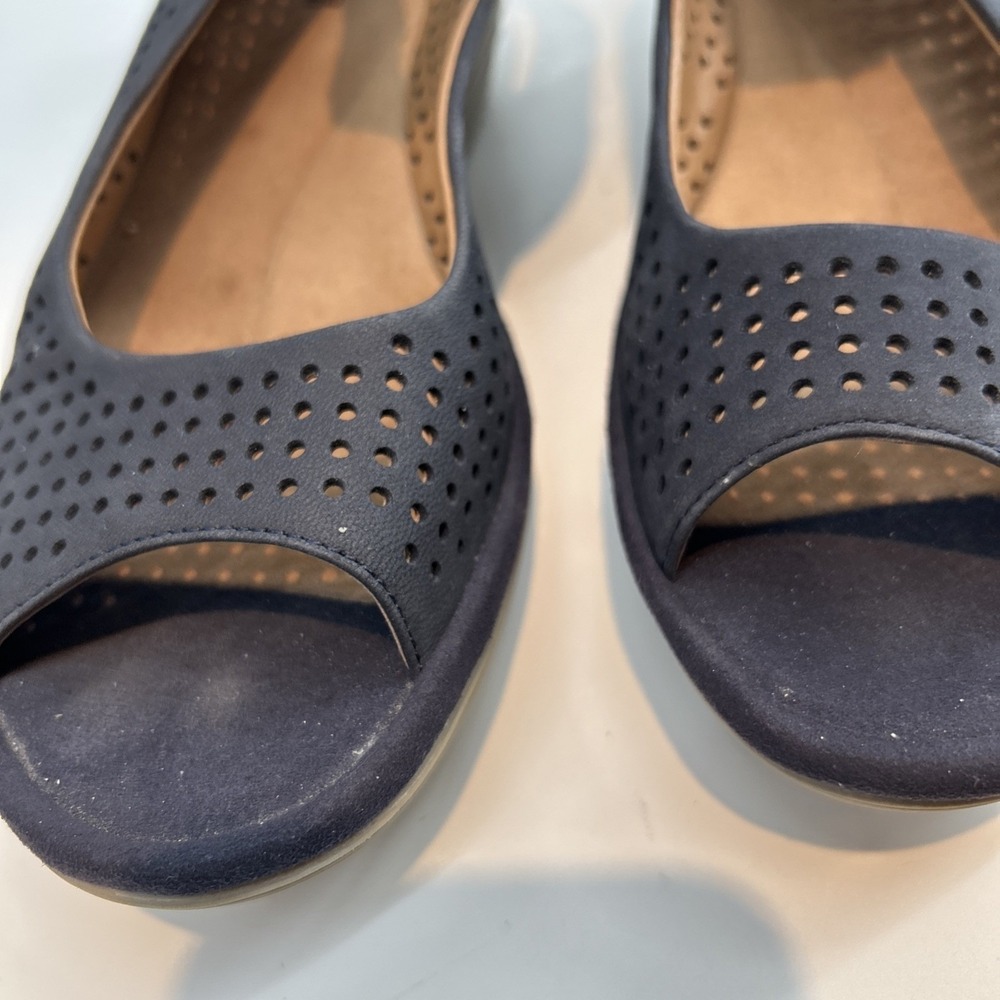 Navy Sz 8 Clark's Collection Reedly Salene Perforated Leather Sandal Peep Toe - Picture 6 of 8
